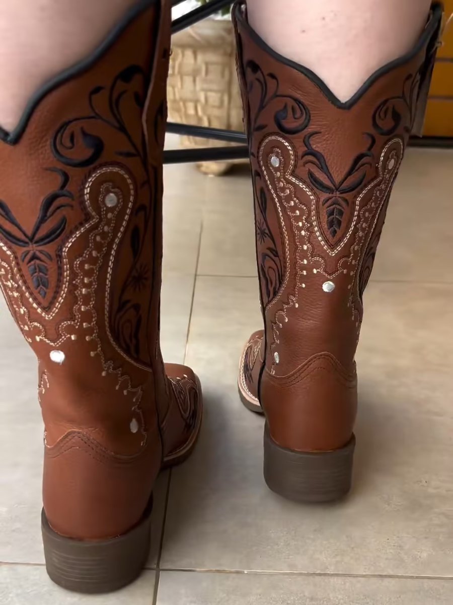 Classic Western Cowboy Women's Embroidered Boots