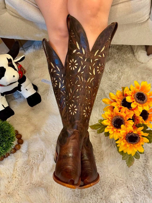 Classic Women's Cowboy Boots - Brown