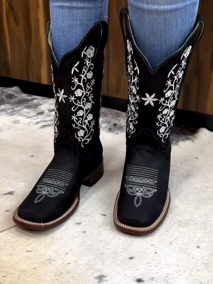 Classic Western Cowboy Embroidered Women's Boots - Black