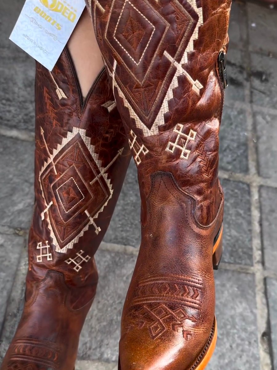 Classic Western Cowboy Style Embroidered Women's Cowboy Boots