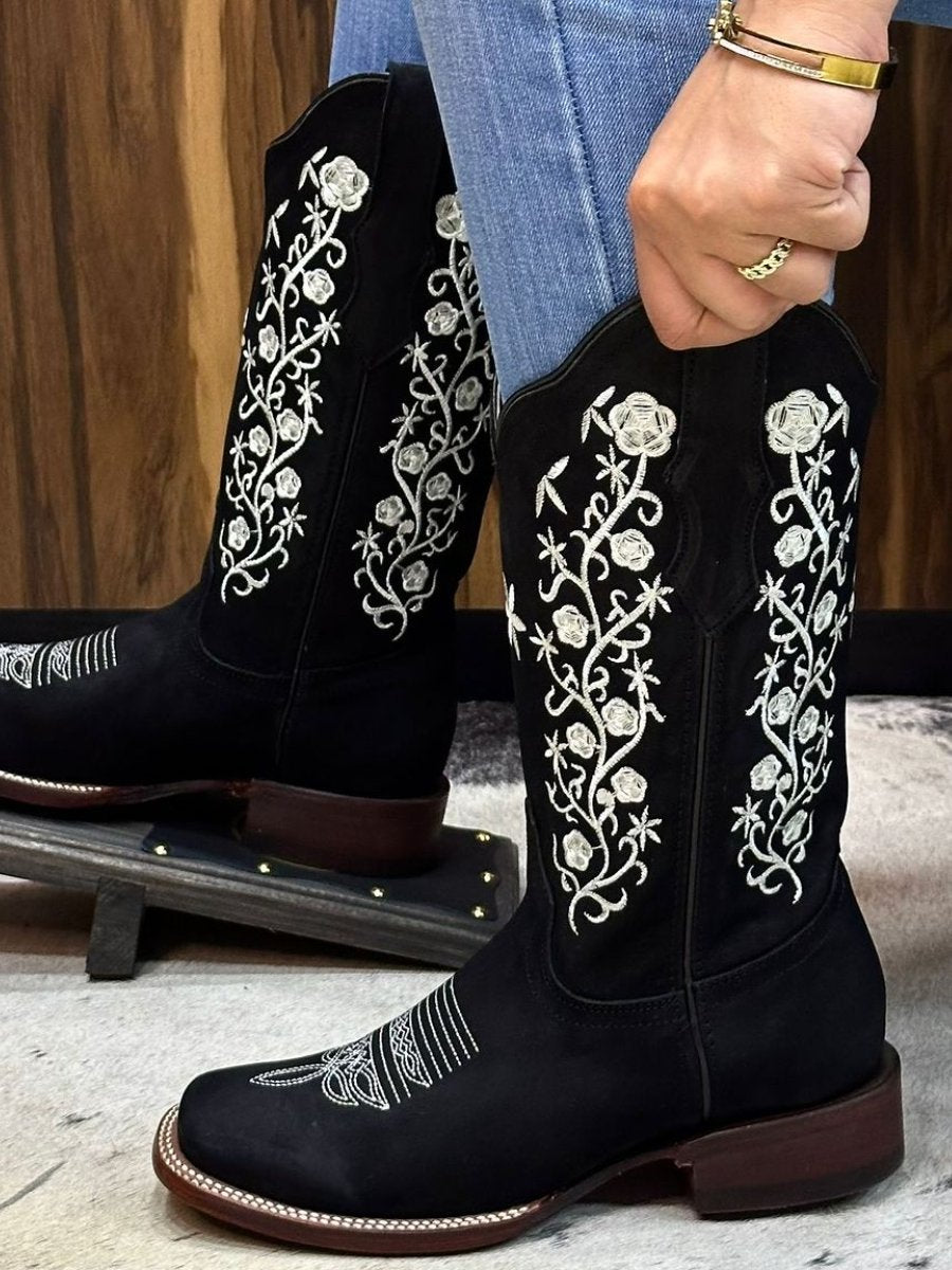 Classic Western Cowboy Embroidered Women's Boots - Black