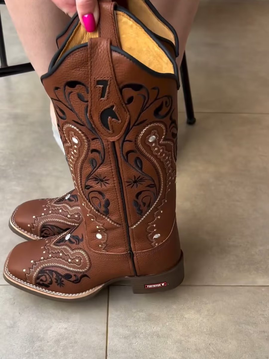 Classic Western Cowboy Women's Embroidered Boots