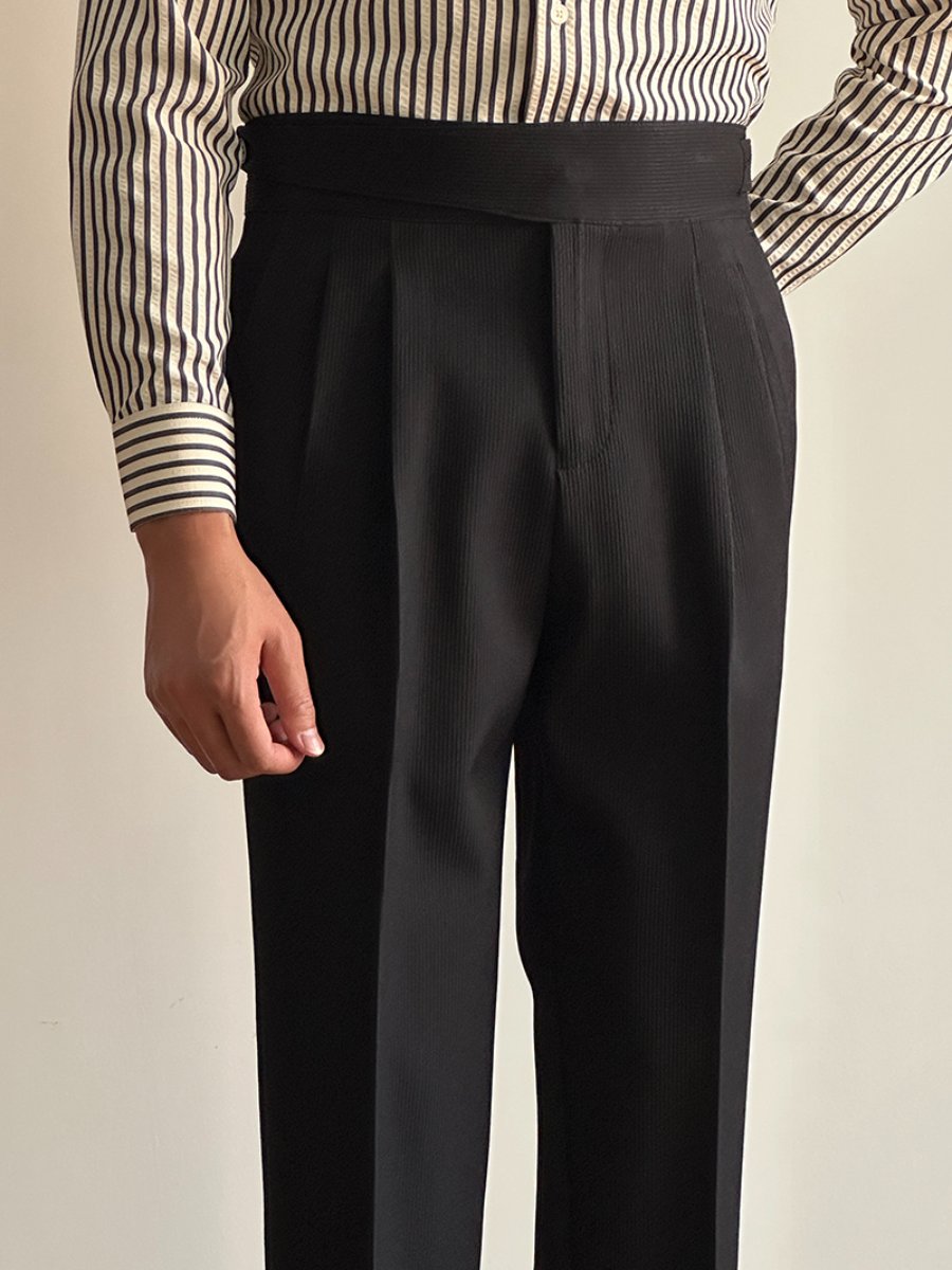 High-waisted straight-leg gurgled pants