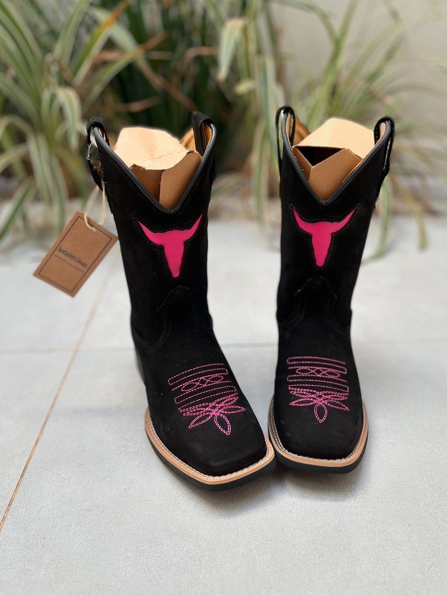 Classic Western Cowboy Women's Embroidered Ankle Boots