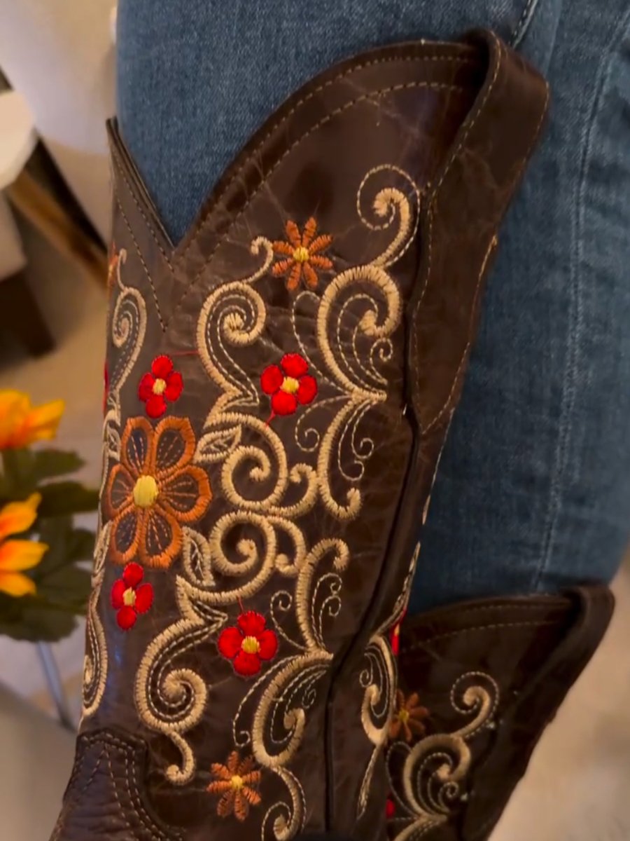 Western Cowboy Women's Embroidered Flower Cowboy Boots