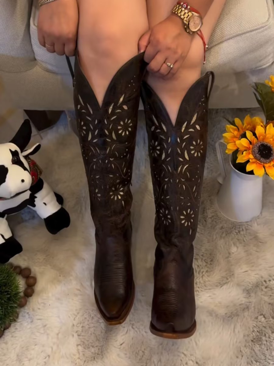 Classic Women's Cowboy Boots - Brown