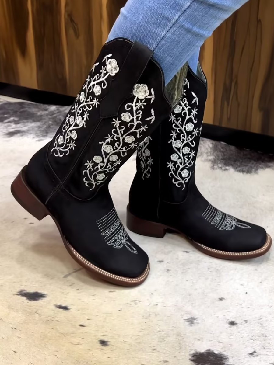 Classic Western Cowboy Embroidered Women's Boots - Black