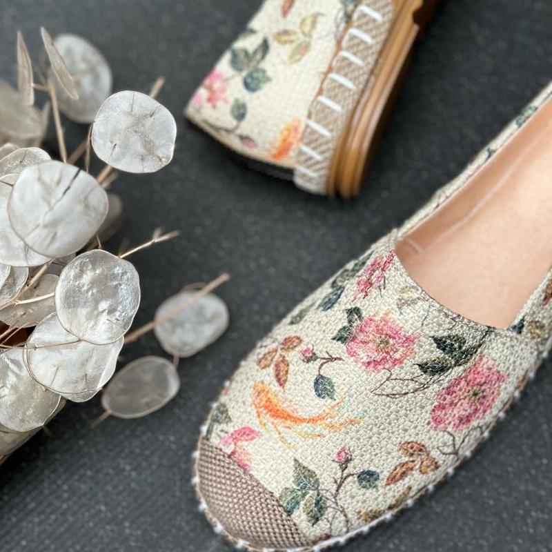 Ladies' Casual Floral Shoes