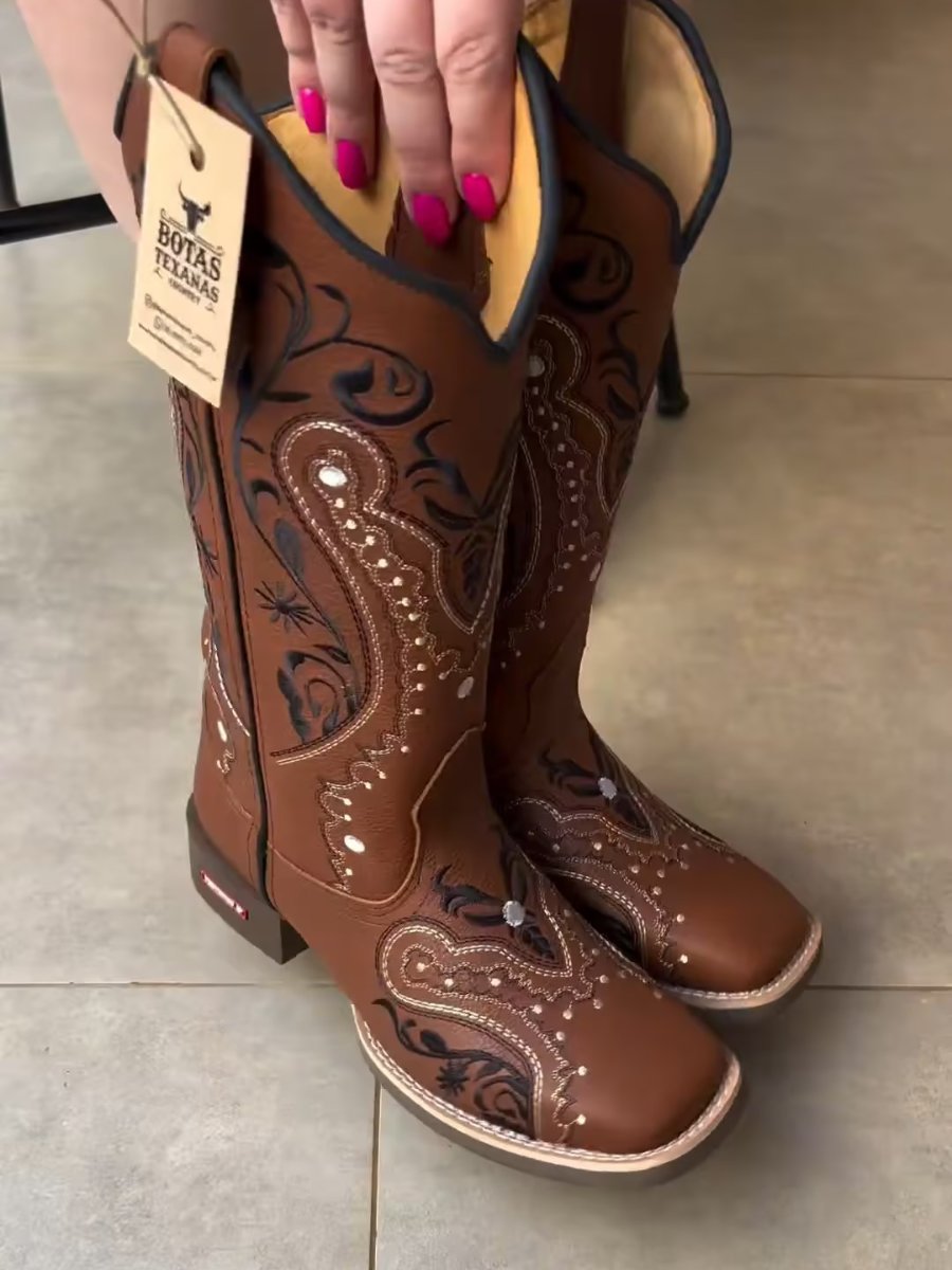 Classic Western Cowboy Women's Embroidered Boots