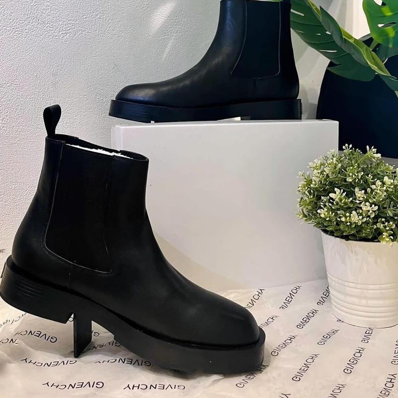 Chelsea Boots In Smooth Box Black For Men,leather ankle combat boots