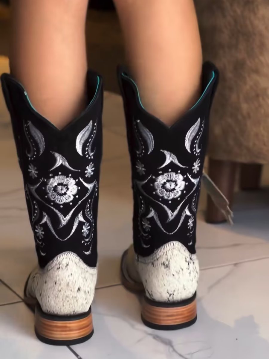 The Western Cowboy Cowgirl Boots